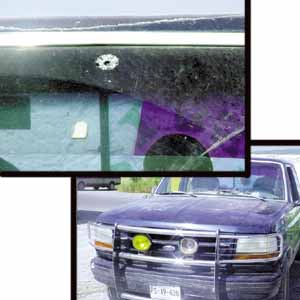 Investigan camioneta baleada; presenta impacto en vidrio